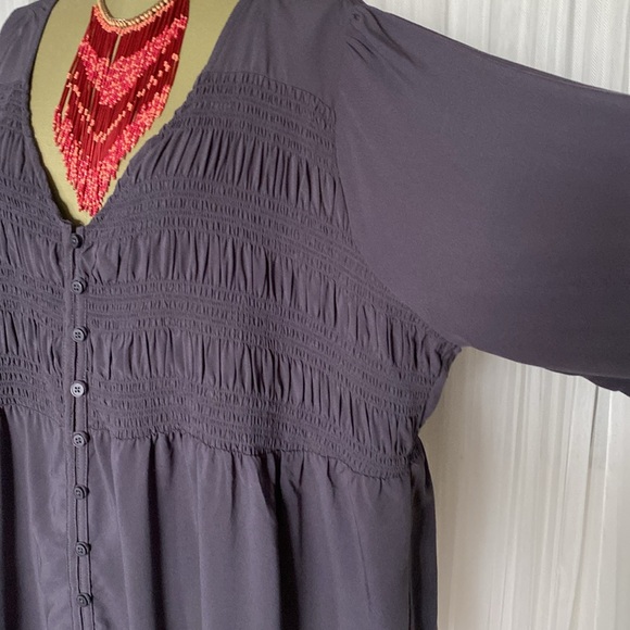 Torrid Challis smock 3/4 sleeves v-neckline button down! Size 3 - Picture 9 of 17